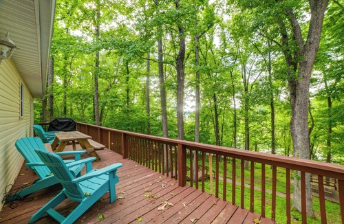 Cadiz Cottage | Waterfront Group Getaway Near Land Btwn the Lakes
