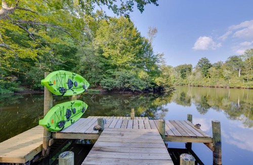 Pine Top House | Waterfront Hartfield Vacation Rental w/Dock!