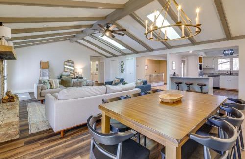Edgemont House | Waterfront Home on Greers Ferry Lake w/Game Room