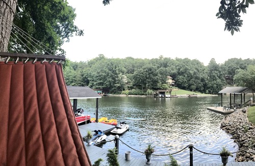 Goodview House | WATERFRONT HOT TUB, FIRE PIT, THEATER/GAMEROOM, WIFI, KAYAKS, MULTI FAMILY