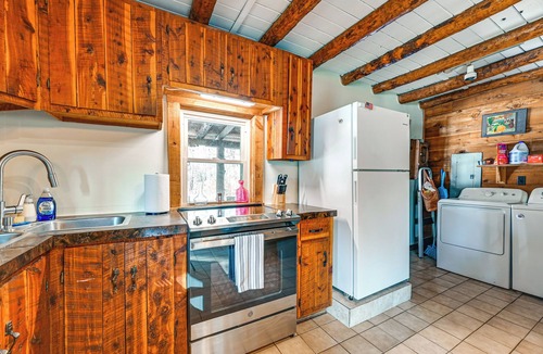 Maple Mount Cabin | Waterfront Log Cabin in Kentucky: Fire Pit, Grill!