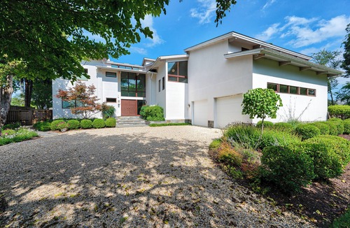 Hillsmere House | Waterfront Oasis with pool! 4 BR home minutes from downtown Annapolis!