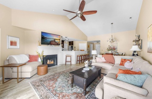 Cornelius Condo | 🆕 Waterfront Penthouse Lake Norman Views