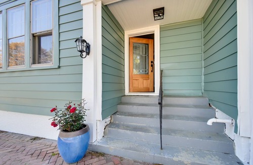 Portsmouth Apartment | Waterfront Portsmouth Apt: 1/2 Mi to Dtwn & Ferry