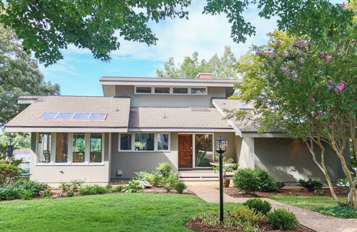 Irvington House | Waterfront, Private Beach, & Dock in Irvington