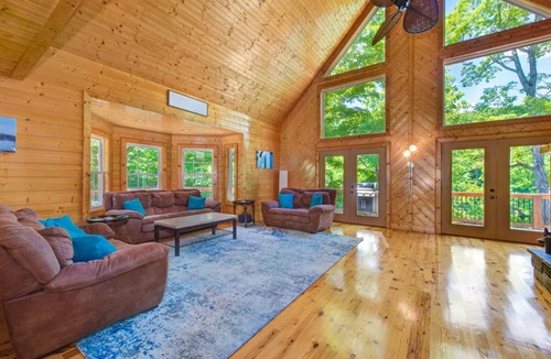 Maynardville House | Waterfront Retreat Sleeps 14 Theater Games Grill