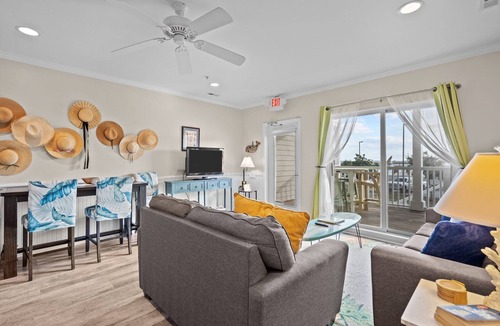 Southport Condo | Waterfront Retreat walkable to the best shops, restaurants, & charm of Southport