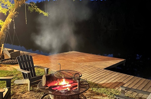 Burnwell House | Waterfront River retreat-4 Bedroom house,firepit, kayaks, boat ramp, 100ft dock.