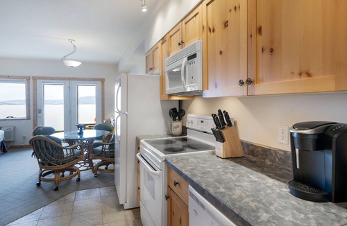 Polson Condo | Waterfront Studio on Flathead Lake