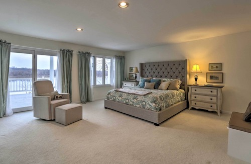 Prospect House | Waterfront Vacation Rental Near Louisville!