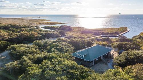 Waves House | Watermen's Hideout - Waterfront 2-Bed, 1-Bath Cottage with HOT TUB & Private Dog Run!
