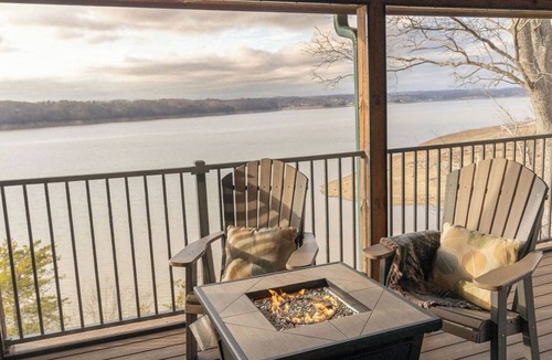 Dandridge Cabin | Waters Edge