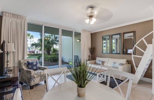 Fort Walton Beach Condo | Waterscape 1 bedroom with bunks walkout unit -on the beach-