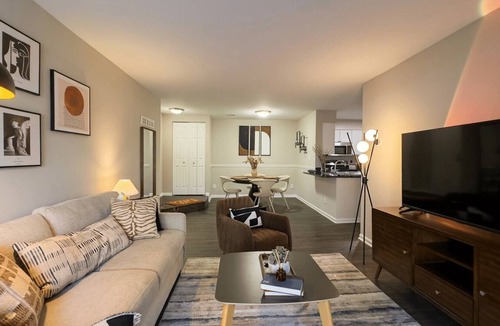 Reston Bed & Breakfast | Waterside - Unit 24 Reston