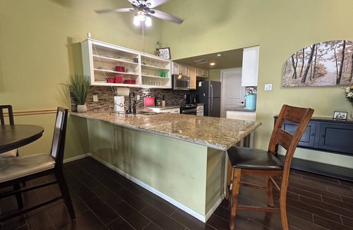 April Sound House | Waterviews, steps into the water, King bed, Dog friendly, EV charging