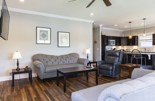 Long Beach House | Waterway Haven: Family Friendly House Overlooking Intracoastal Waterway