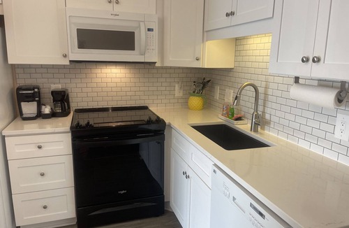 North Carolina Coast Condo | Welcome to Bikini Bottom enjoy the ocean or pool. 1 block to beach.