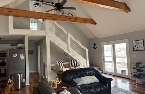 La Follette House | Welcome to Blue Pearl! Lakeview Retreat Steps from Sugar Hollow Marina.