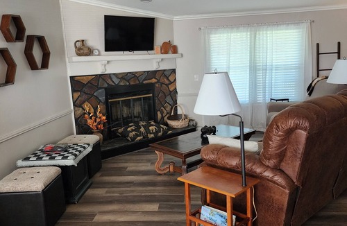 Corinth House | Welcome to our charming farmhouse retreat nestled in the Kentucky countryside.