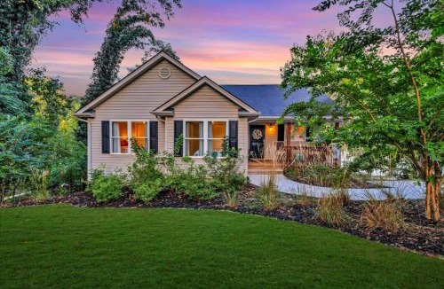 Moneta House | Wet Feet Retreat - Beautiful lake house with incredible views and dock