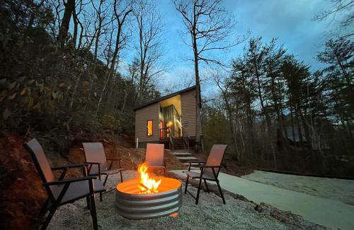 Stanton House | Whispering Woods - Modern Cabin with Hot Tub and Forest Views