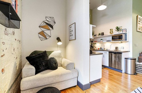 Downtown Knoxville Apartment | White Lily Leisure ~ Walk to DT