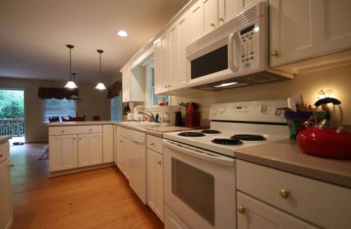 Brevard House | White Squirrel`s Nest in Sherwood Forest