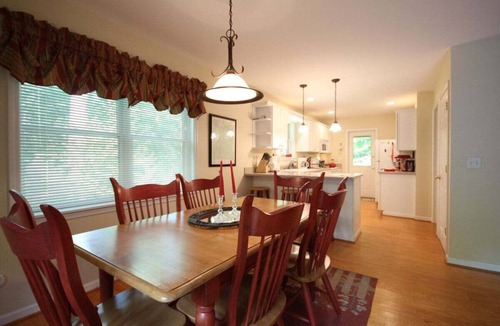 Brevard House | White Squirrel`s Nest in Sherwood Forest