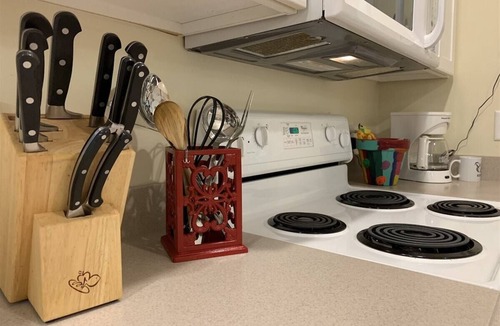 Brevard House | White Squirrel`s Nest in Sherwood Forest