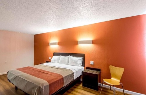 Clinton Hotel | Whitten Inn