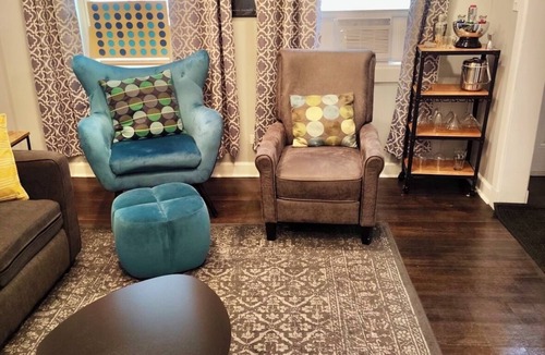Noble Square Apartment | Wicker Park by Downtown and the Salt Shed Last Minute Special 125.00 July 28-30