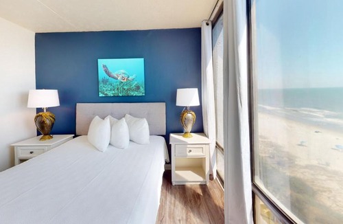 Myrtle Beach Apartment | Willow Bay 405 Oceanfront Suite, Renovated Spring 2023 desirable Golden Mile Location