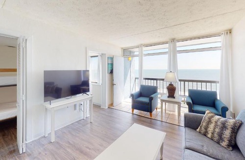 Myrtle Beach Apartment | Willow Bay 705 Oceanfront Suite, Renovated Spring 2023 desirable Golden Mile Location