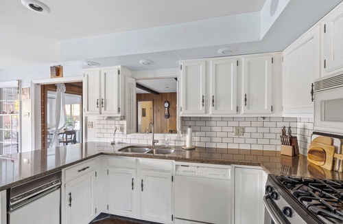 La Porte House | Willow on the Pond - Waterfront, seasonal pool, 4 Bedrooms - MTM Premier