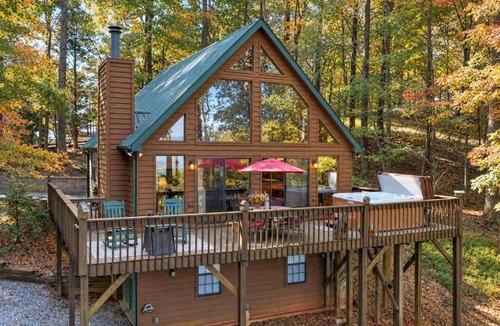 Walnut Mountain House | Wind Rush