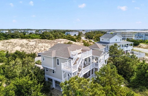 Holden Beach House | Windsong: Spacious 5-bedroom home in Ashton, MD, perfect for family getaways!