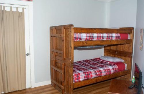 Ghent Apartment | Winterplace Condo Ski in Ski out First Floor E102