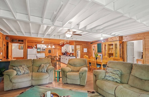 Bremen House | Wonderland Cabin - Quiet, Family-Friendly Stay - Near The Barn