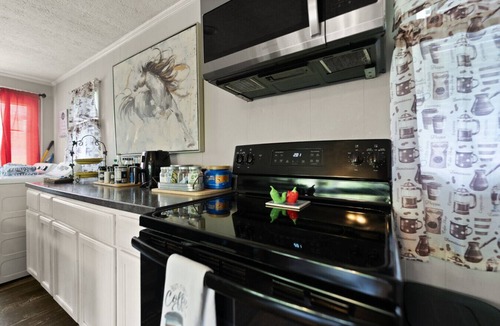 Sloans Valley House | Wooded Cottage with Fire Pit and Boat Parking