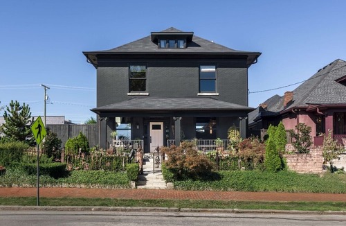 Historic Edgefield House | Woodland Villa — Heated Pool, Hot Tub, Gym, Grill, Fire Pit
