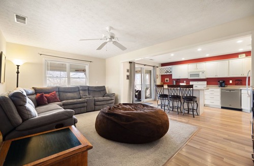 Bronston Condo | WOODSON BEND RESORT 7-TEE'S. 2 BEDROOM AND 2 BATH. CLOSE TO POOL