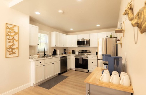 Dunlap House | Work, Rest & Gather | Spacious 3BR w/ Modern Charm