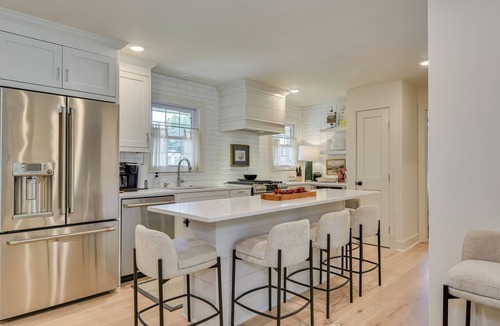 National Hills House | Year-Round Charming 5-Bedroom Retreat One Block from Historic Magnolia Lane