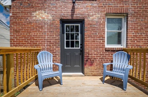 Montrose House | Your Futura Stay: 4 BR Near RIC with Gaming Lounge