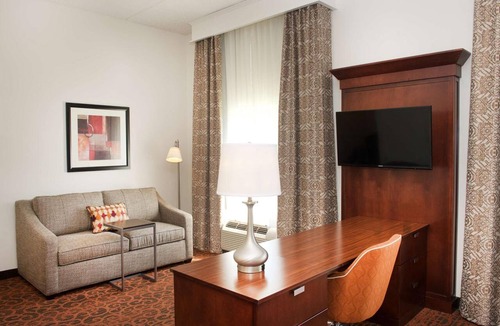 Strabane Hotel | Your Home Base for Exploring Washington with Free Breakfast and Parking