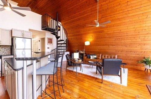 Waleska House | Your Weekend Paradise - Lake Arrowhead Home: Hot Tub, Fire Pit & Decks | Near LakePoint Sports