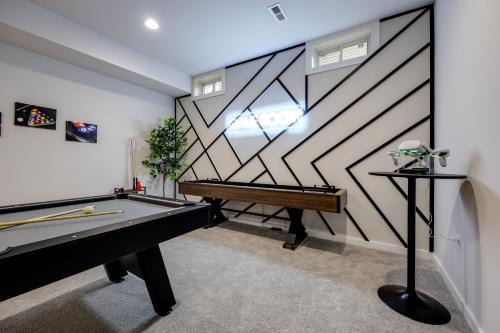 1 Mile to Quantico: 5BR Home w/Game Room!