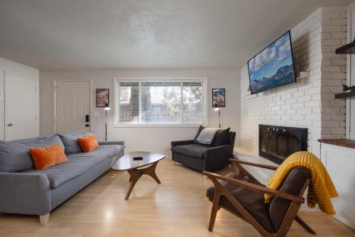 10min to Downtown Bend - Chic 2BDR in Bend