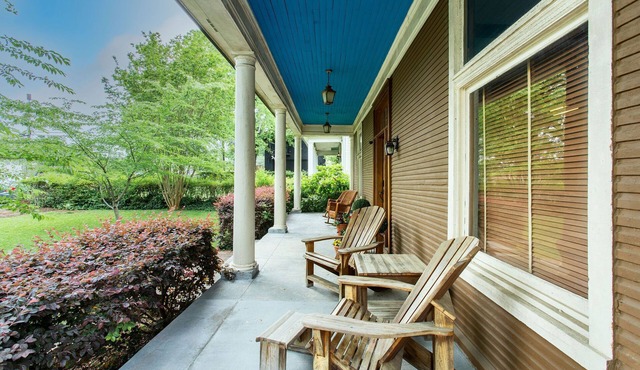 12 South Historic Home · 3BR Sleeps 10 · Wisteria