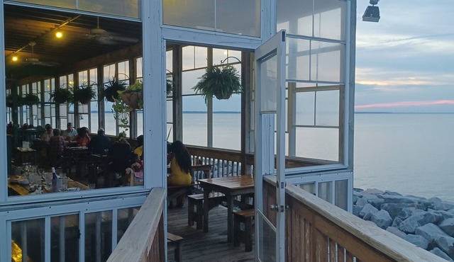 1300sqft, 3 blcks frm Buckroe Beach, dog friendly, 6mi coliseum/conventioncenter
